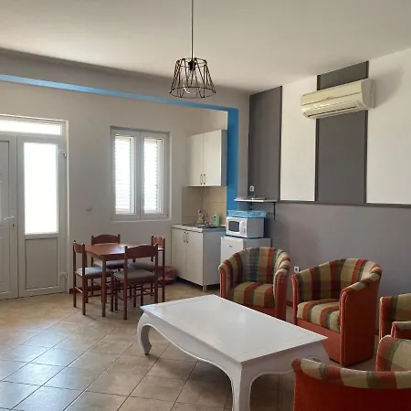 Metaxi Suits Guest house 3*