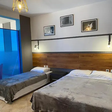Guest house Metaxi Suits 3*