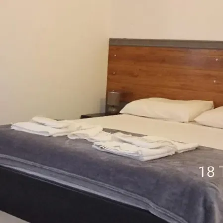 Metaxi Suits Guest house 3*